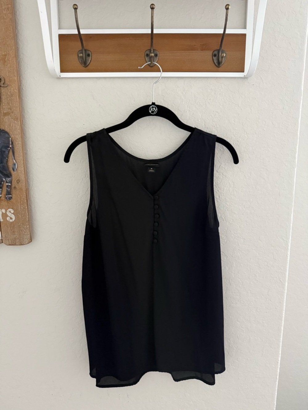 Worthington Black Sleeveless V-Neck Button-Front Camisole